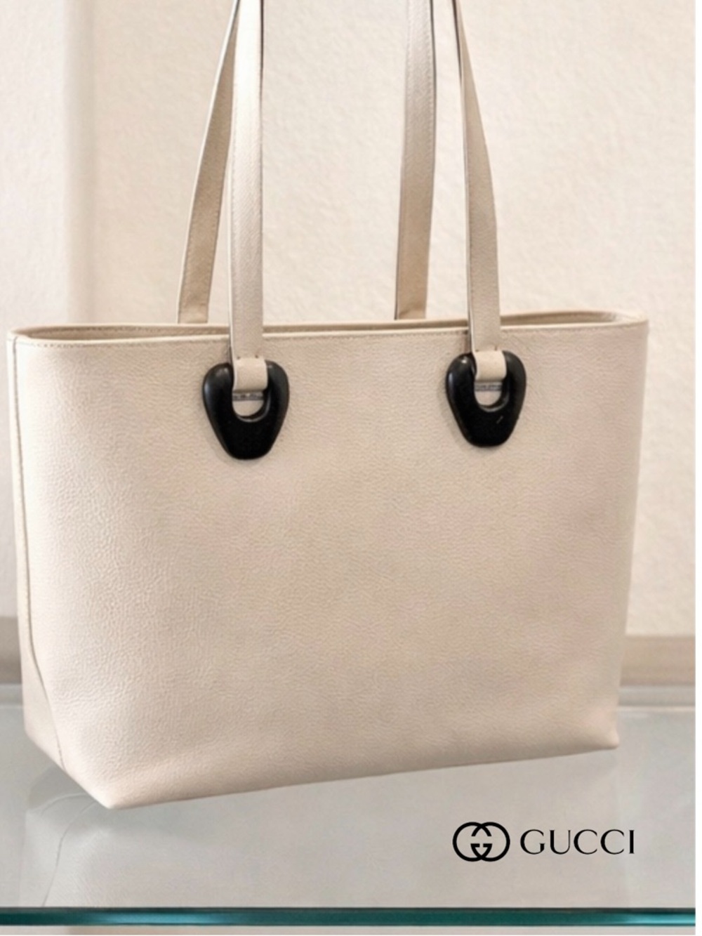 AUTHENTIC RARE GUCCI CREAM/IVORY LEATHER TOTE BLACK SCUPTURAL HARDWARE - Picture 2 of 12